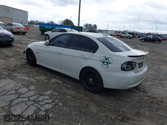2006 BMW 3 Series 325i with VIN WBAVB13546PT21727, listed as a IAAI auction lot 41723568 with 156,438 mi miles. Bid and sale history available at carsss.com. Image 3.