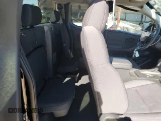 2024 Nissan Frontier S z VIN 1N6ED1CL1RN643198, wystawiony jako Copart lot #55615745 z przebiegiem 2 698 mil mil oraz Czysty tytuł • Clean title. Historia ofert i sprzedaży dostępna na DreamBid. Obrazek 10.