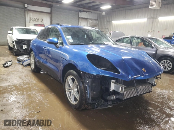 2018 Porsche Macan with VIN WP1AA2A50JLB07247, listed as a Copart auction lot 46534705 with 101,416 mi miles and Salvage Title. Bid and sale history available at carsss.com. Image 4.
