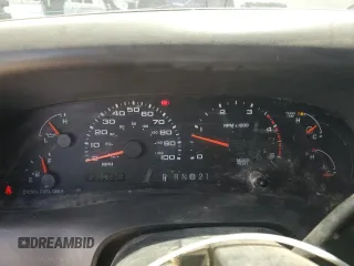 2002 Ford F-250 XL с VIN 1FTNX21F12EA84786, выставлен на аукционе Copart как лот 54698515 с пробегом 290 820 миль миль и Списание • Salvage title. История ставок и продаж доступна на DreamBid. Изображение 9.