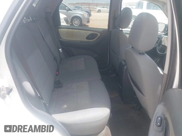 2005 Ford Escape XLT with VIN 1FMYU03125KE16019, listed as a IAAI auction lot 42256715 with 222,592 mi miles and . Bid and sale history available at DreamBid. Image 8.
