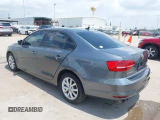 2015 Volkswagen Jetta SE with VIN 3VWD17AJ7FM286172, listed as a IAAI auction lot 42115737 with 113,836 mi miles and . Bid and sale history available at DreamBid. Image 3.