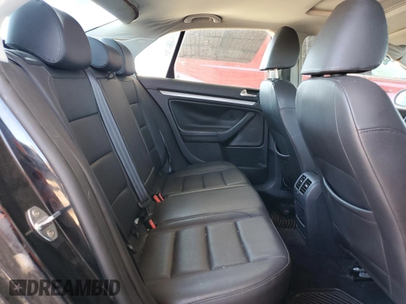 2010 Volkswagen Jetta SE with VIN 3VWRX7AJ8AM135483, listed as a Copart auction lot 57055325 with 133,896 mi miles and Salvage title. Bid and sale history available at DreamBid. Image 10.