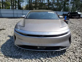 2023 Lucid Air Grand Touring z VIN 50EA1GBA9PA003155, wystawiony jako Copart lot #55441165 z przebiegiem 6 078 mil mil oraz Szkoda całkowita • Salvage title. Historia ofert i sprzedaży dostępna na DreamBid. Obrazek 5.