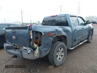 2011 Chevrolet Silverado 1500 LT with VIN 3GCPKSE33BG308883, listed as a IAAI auction lot 42130470 with 232,462 mi miles. Bid and sale history available at carsss.com. Image 4.