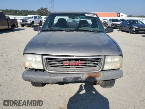 2001 GMC Sonoma SL with VIN 1GTCS14591K123515, listed as a Copart auction lot 67796064 with 313,545 mi miles and Salvage Title. Bid and sale history available at DreamBid. Image 5.