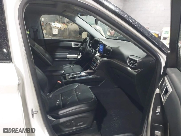 2020 Ford Explorer XLT with VIN 1FMSK8DH0LGC72332, listed as a IAAI auction lot 41298896 with 49,361 mi miles. Bid and sale history available at carsss.com. Image 5.