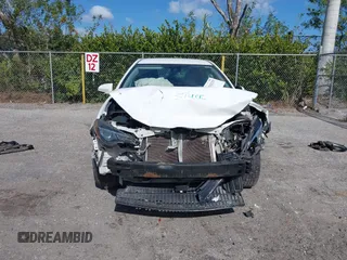 2018 Toyota Corolla L z VIN 5YFBURHE6JP849560, wystawiony jako IAAI lot #41321313 z przebiegiem 136 310 mil mil oraz . Historia ofert i sprzedaży dostępna na DreamBid. Obrazek 6.