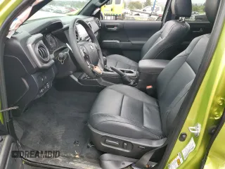 2023 Toyota Tacoma SR5 z VIN 3TYDZ5BN1PT034585, wystawiony jako Copart lot #52452905 z przebiegiem 6 839 mil mil oraz Szkoda całkowita • Salvage title. Historia ofert i sprzedaży dostępna na DreamBid. Obrazek 7.