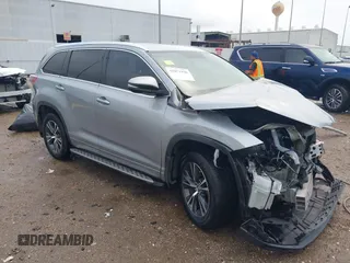 2016 Toyota Highlander XLE z VIN 5TDKKRFH1GS152719, wystawiony jako IAAI lot #42071930 z przebiegiem 78 174 mil mil oraz . Historia ofert i sprzedaży dostępna na DreamBid. Obrazek 1.