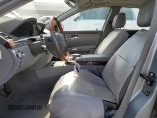 2007 Mercedes-Benz S 550 z VIN WDDNG71X27A108362, wystawiony jako Copart lot #58096325 z przebiegiem 224 874 mil mil oraz Szkoda całkowita • Salvage title. Historia ofert i sprzedaży dostępna na DreamBid. Obrazek 7.