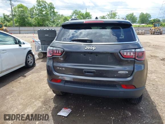 2018 Jeep Compass Latitude with VIN 3C4NJDBB5JT355582, listed as a IAAI auction lot 42351818 with 75,324 mi miles and . Bid and sale history available at DreamBid. Image 17.