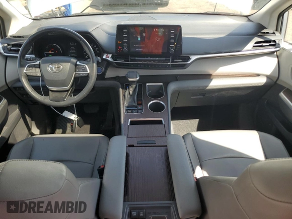 2021 Toyota Sienna XLE with VIN 5TDYSKFC6MS033078, listed as a Copart auction lot 52763265 with 59,599 mi miles and Salvage Title. Bid and sale history available at DreamBid. Image 8.
