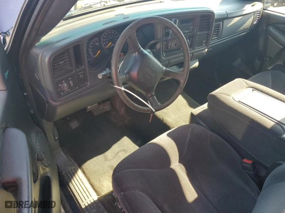 2000 GMC New Sierra 1500 SL with VIN 1GTEC14W6YE172940, listed as a Copart auction lot 45002455 with NaN miles and Salvage Title. Bid and sale history available at carsss.com. Image 8.