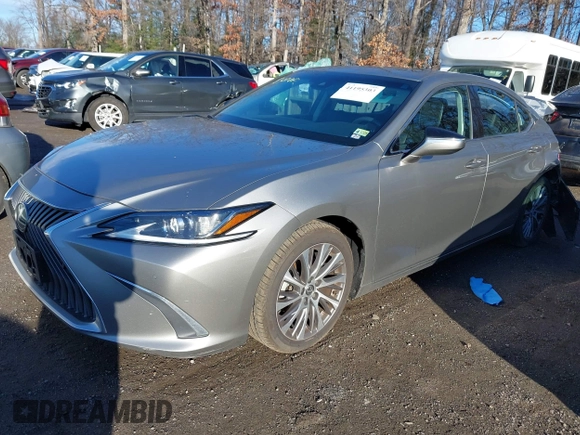 2020 Lexus ES with VIN 58ADZ1B13LU073464, listed as a IAAI auction lot 41195303 with 57,991 mi miles. Bid and sale history available at carsss.com. Image 17.