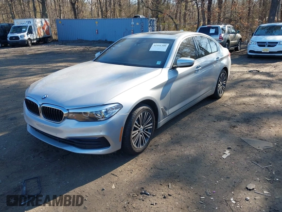 2019 BMW 5 Series 530i xDrive с VIN WBAJA7C52KWW00856, выставлен на аукционе IAAI как лот 41991300 с пробегом 81 487 миль миль и . История ставок и продаж доступна на DreamBid. Изображение 2.