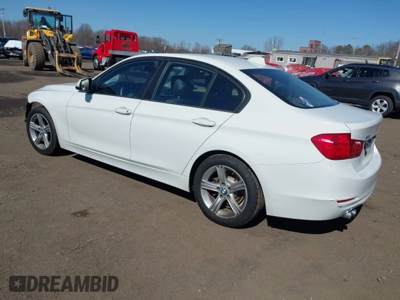 2013 BMW 3 Series 328i xDrive with VIN WBA3B5G58DNS04492, listed as a IAAI auction lot 41824286 with 86,261 mi miles. Bid and sale history available at carsss.com. Image 3.