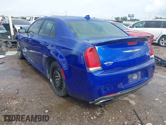 2018 Chrysler 300 S z VIN 2C3CCABG9JH269507, wystawiony jako IAAI lot #42156753 z przebiegiem 142 247 mil mil oraz . Historia ofert i sprzedaży dostępna na DreamBid. Obrazek 3.