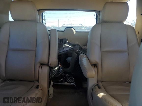 2014 GMC Yukon Denali z VIN 1GKS1EEF6ER229144, wystawiony jako Copart lot #85654154 z przebiegiem Nie podano mil oraz Szkoda całkowita • Salvage title. Historia ofert i sprzedaży dostępna na DreamBid. Obrazek 10.