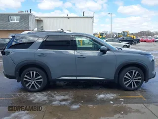 2023 Nissan Pathfinder Platinum с VIN 5N1DR3DK0PC207125, выставлен на аукционе IAAI как лот 41848785 с пробегом 22 068 миль миль и . История ставок и продаж доступна на DreamBid. Изображение 14.