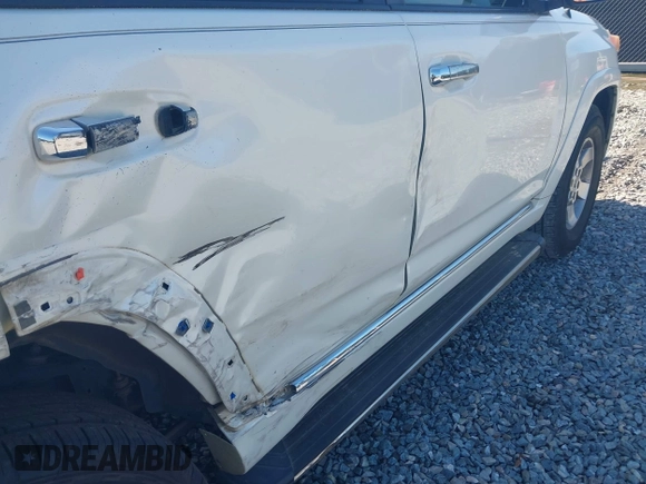 2012 Toyota 4Runner SR5 z VIN JTEZU5JR8C5041520, wystawiony jako IAAI lot #41974132 z przebiegiem 202 050 mil mil oraz . Historia ofert i sprzedaży dostępna na DreamBid. Obrazek 18.