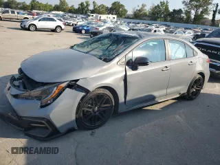 2022 Toyota Corolla SE with VIN 5YFS4MCE6NP121446, listed as a Copart auction lot 69146444 with 29,952 mi miles and Salvage Title. Bid and sale history available at carsss.com. Image 1.