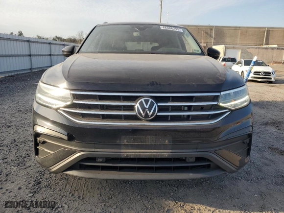 2022 Volkswagen Tiguan SE with VIN 3VV2B7AX9NM161654, listed as a Copart auction lot 48388295 with 51,585 mi miles and Salvage Title. Bid and sale history available at carsss.com. Image 5.