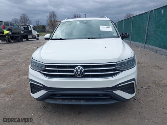 2022 Volkswagen Tiguan SE with VIN 3VV3B7AX0NM168531, listed as a IAAI auction lot 41879481 with 56,022 mi miles. Bid and sale history available at carsss.com. Image 12.