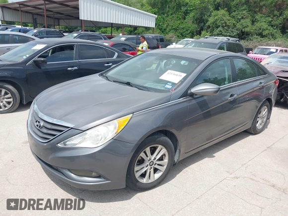 2013 Hyundai Sonata GLS with VIN 5NPEB4AC4DH628829, listed as a IAAI auction lot 42136839 with 121,381 mi miles and . Bid and sale history available at carsss.com. Image 2.