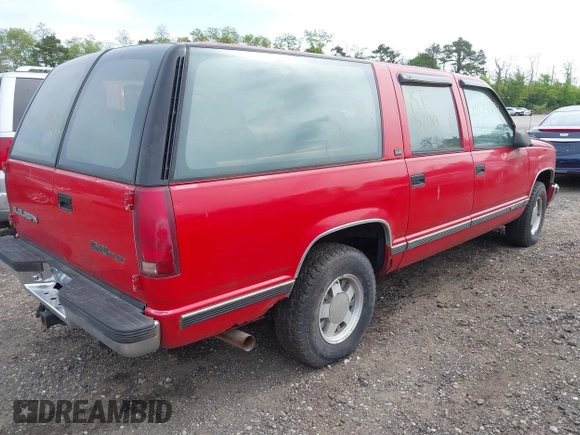 1992 GMC Suburban z VIN 1GKEC16K9NJ722021, wystawiony jako IAAI lot #42255371 z przebiegiem 180 966 mil mil oraz . Historia ofert i sprzedaży dostępna na DreamBid. Obrazek 4.
