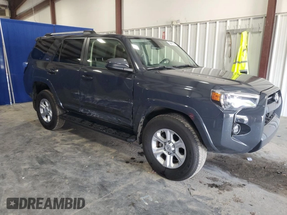 2024 Toyota 4Runner SR5 with VIN JTEMU5JR3R6239600, listed as a Copart auction lot 61255535 with 23,888 mi miles and Clean title. Bid and sale history available at DreamBid. Image 4.