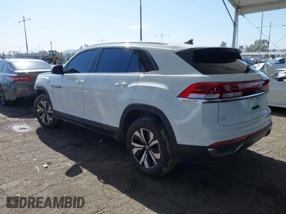 2024 Volkswagen Atlas SE with VIN 1V2LE2CA0RC249150, listed as a IAAI auction lot 41969218 with 7,291 mi miles and . Bid and sale history available at DreamBid. Image 3.