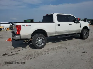 2017 Ford F-250 Lariat z VIN 1FT7W2BT5HEE85024, wystawiony jako Copart lot #53636085 z przebiegiem 137 391 mil mil oraz Szkoda całkowita • Salvage title. Historia ofert i sprzedaży dostępna na DreamBid. Obrazek 3.
