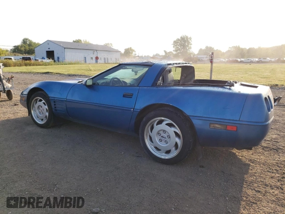 1992 Chevrolet Corvette with VIN 1G1YY23P5N5103935, listed as a Copart auction lot 71301524 with 108,774 mi miles and Salvage Title. Bid and sale history available at carsss.com. Image 2.