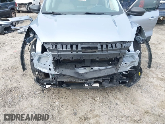 2022 Ford Escape SE z VIN 1FMCU0G61NUB15746, wystawiony jako IAAI lot #42107667 z przebiegiem 29 000 mil mil oraz . Historia ofert i sprzedaży dostępna na DreamBid. Obrazek 6.