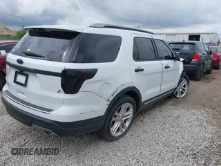 2018 Ford Explorer XLT with VIN 1FM5K8D82JGB43194, listed as a IAAI auction lot 39942301 with 123,033 mi miles and . Bid and sale history available at carsss.com. Image 4.