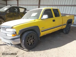 2002 Chevrolet Silverado 1500 LS with VIN 1GCEK19VX2Z244807, listed as a IAAI auction lot 41784212 with 246,067 mi miles. Bid and sale history available at carsss.com. Image 17.