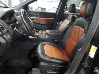 2019 Ford Explorer XLT с VIN 1FM5K8D86KGA92977, выставлен на аукционе Copart как лот 57943585 с пробегом 123 124 миль миль и Списание • Salvage title. История ставок и продаж доступна на DreamBid. Изображение 7.