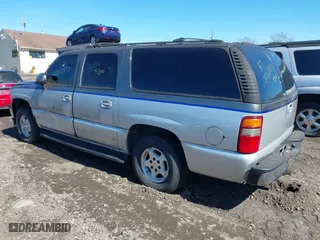 2002 Chevrolet Suburban LS with VIN 3GNEC16Z72G291904, listed as a IAAI auction lot 41831851 with 999,999 mi miles. Bid and sale history available at carsss.com. Image 3.