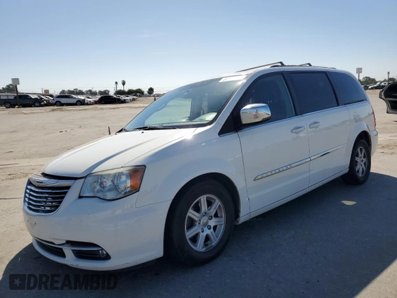 2011 Chrysler Town & Country Touring L z VIN 2A4RR8DG6BR702751, wystawiony jako Copart lot #58541045 z przebiegiem 170 144 mil mil oraz Szkoda całkowita • Salvage title. Historia ofert i sprzedaży dostępna na DreamBid. Obrazek 1.
