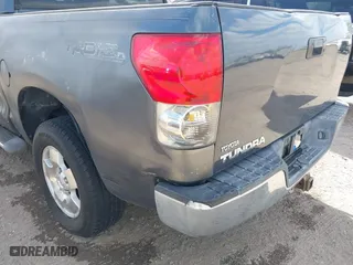 2007 Toyota Tundra SR5 with VIN 5TBET54107S456402, listed as a IAAI auction lot 41828151 with 104,672 mi miles. Bid and sale history available at carsss.com. Image 17.