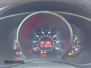 2016 Kia Soul z VIN KNDJN2A29G7256799, wystawiony jako IAAI lot #42097796 z przebiegiem 85 118 mil mil oraz . Historia ofert i sprzedaży dostępna na DreamBid. Obrazek 7.