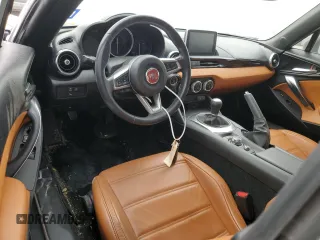2018 FIAT 124 Spider Abarth z VIN JC1NFAEKXJ0134338, wystawiony jako Copart lot #54186974 z przebiegiem 75 983 mil mil oraz Szkody całkowita. Historia ofert i sprzedaży dostępna na DreamBid. Obrazek 8.