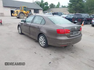 2012 Volkswagen Jetta SE z VIN 3VWDP7AJ7CM072695, wystawiony jako IAAI lot #42616264 z przebiegiem 220 296 mil mil oraz . Historia ofert i sprzedaży dostępna na DreamBid. Obrazek 3.