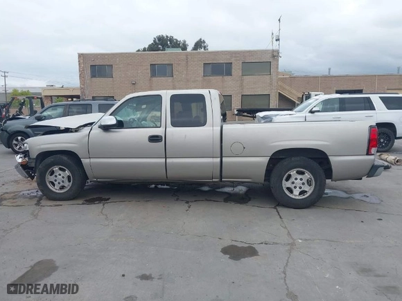 2001 Chevrolet Silverado 1500 LS with VIN 2GCEC19T311109560, listed as a IAAI auction lot 42065330 with 271,232 mi miles. Bid and sale history available at carsss.com. Image 13.