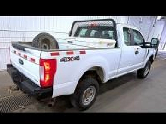 2018 Ford F-250 XL with VIN 1FT7X2B6XJEB43341, listed as a IAAI auction lot 42559799 with 191,877 mi miles and . Bid and sale history available at DreamBid. Image 36.