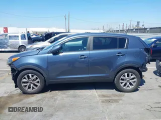 2016 Kia Sportage LX with VIN KNDPB3AC3G7838754, listed as a IAAI auction lot 42004172 with 184,857 mi miles. Bid and sale history available at carsss.com. Image 15.