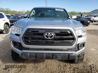 2017 Toyota Tacoma SR5 z VIN 5TFCZ5AN5HX121765, wystawiony jako Copart lot #53449835 z przebiegiem 115 980 mil mil oraz Szkoda całkowita • Salvage title. Historia ofert i sprzedaży dostępna na DreamBid. Obrazek 5.