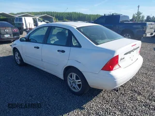 2001 Ford Focus SE with VIN 1FAFP34P21W279390, listed as a IAAI auction lot 42181178 with 123,580 mi miles and . Bid and sale history available at carsss.com. Image 3.