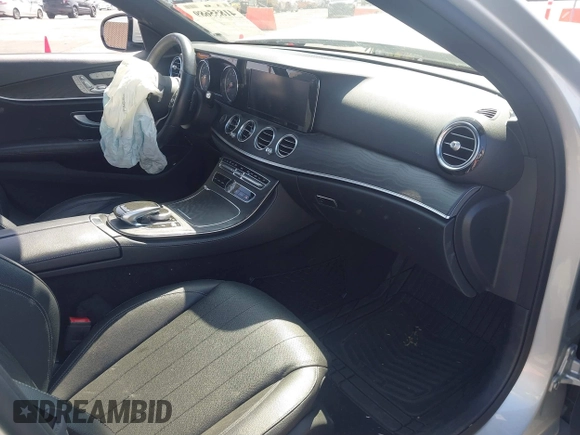 2019 Mercedes-Benz E-Class E 300 with VIN WDDZF4JB9KA582874, listed as a IAAI auction lot 41855689 with 42,445 mi miles. Bid and sale history available at carsss.com. Image 5.